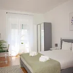 Ola ! Central Lightning Quiet View Garden 10mn Airport Apartman *