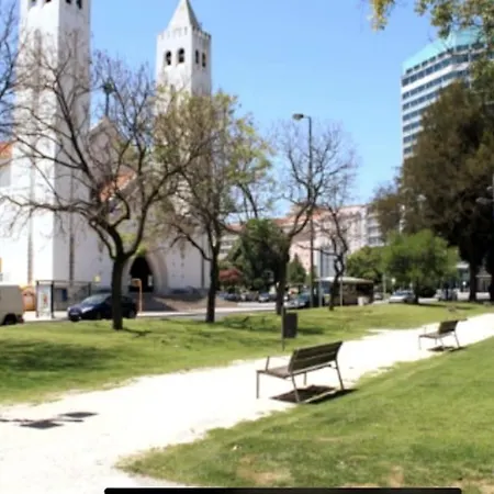 Ola ! Central Lightning Quiet View Garden 10mn Airport Apartment Lisbon
