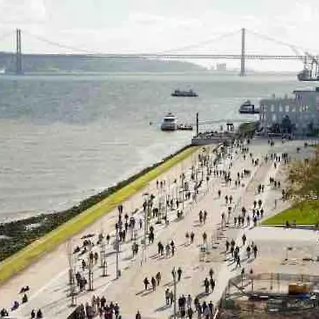 Ola ! Central Lightning Quiet View Garden 10mn Airport Lisbon
