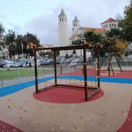 Ola ! Lightning Quiet View Garden 10mn Airport Apartment Lisbon