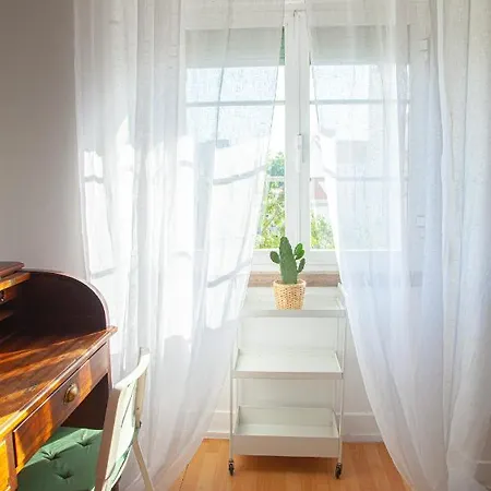 Apartment Ola ! Central Lightning Quiet View Garden 10mn Airport *