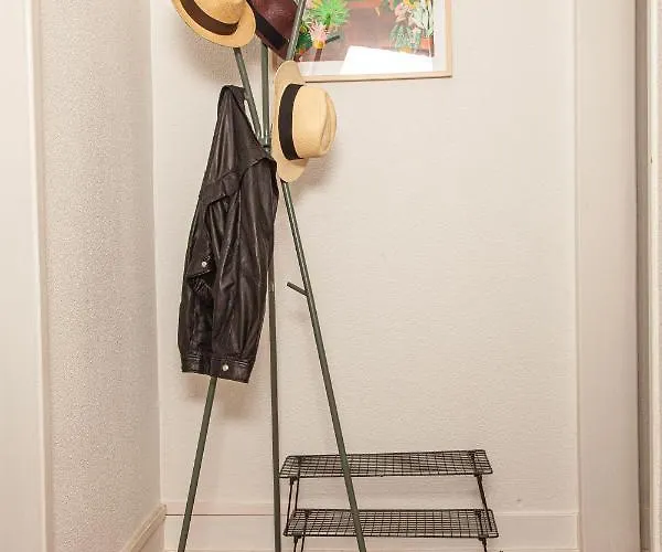 Ola ! Central Lightning Quiet View Garden 10mn Airport דירה *