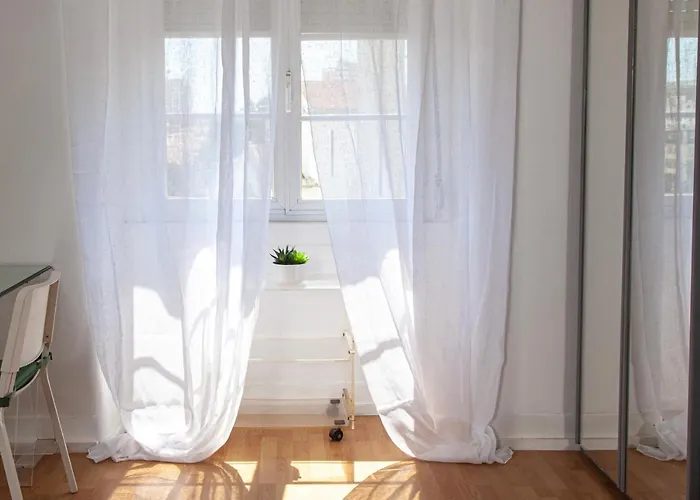 Ola ! Central Lightning Quiet View Garden 10mn Airport דירה *